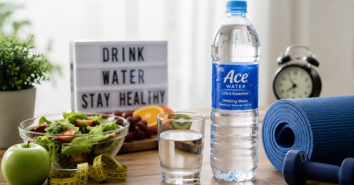Mineral water bottle placed beside fresh fruits, a healthy salad, exercise equipment, and a glass of water, illustrating how mineral water complements a balanced diet, regular physical activity, and a healthy lifestyle.